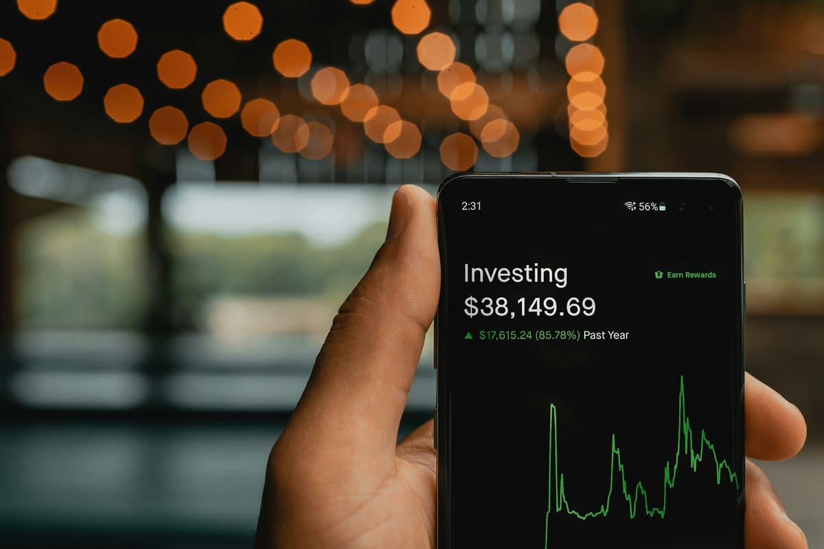 Financial metrics and trading charts
